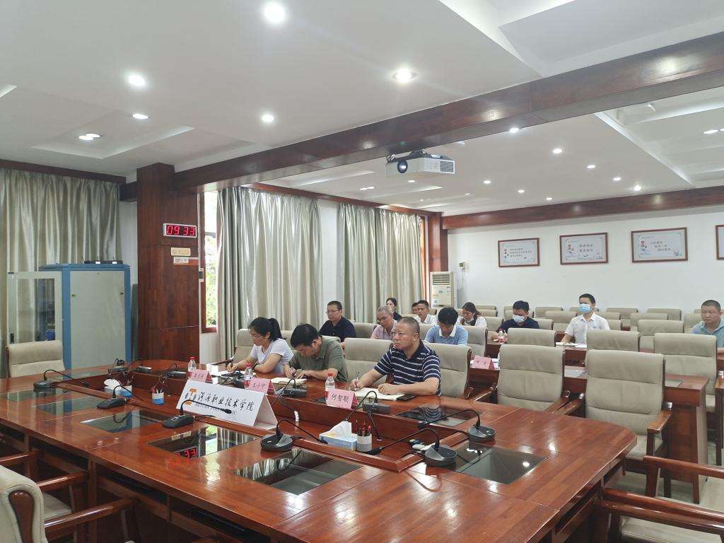 c0c0f5ed92c6236f39667d44aca8d32