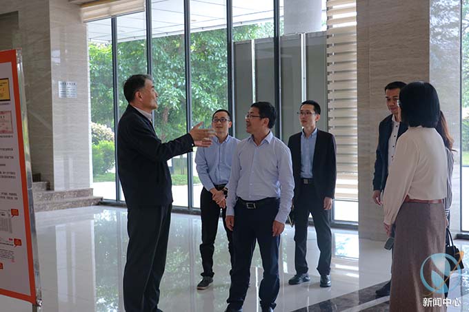 说明: D:\Backup\Documents\WeChat Files\wxid_538tascmzp7l22\FileStorage\File\2023-04\2023.04.10 汕尾职业技术学院校长一行来访交流 摄影：潘峰芝 刘绮欣\已处理\陈德清校长介绍.jpg