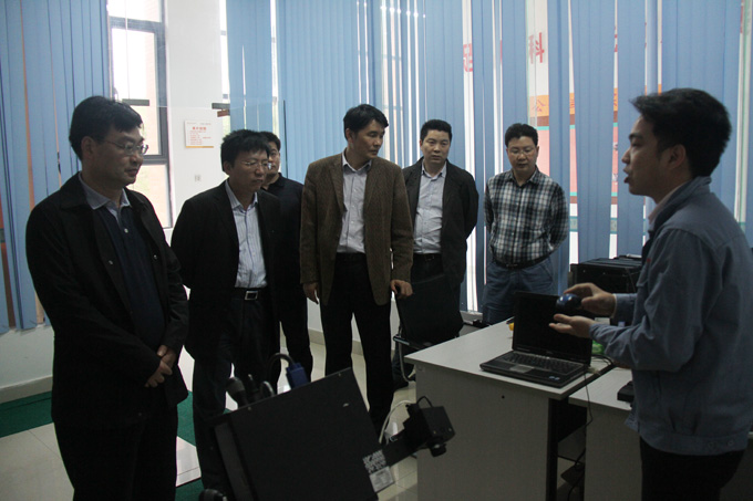 我校老师介绍3D打印技术